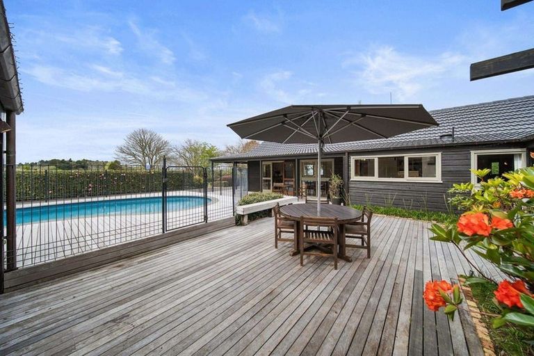 Photo of property in 382 Razorback Road, Pokeno, 2472