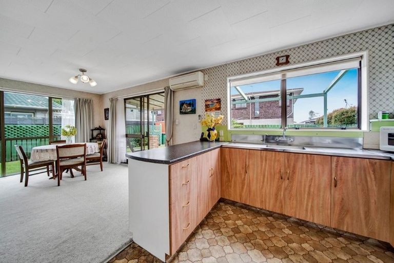 Photo of property in 13a Karamu Street, Strandon, New Plymouth, 4312
