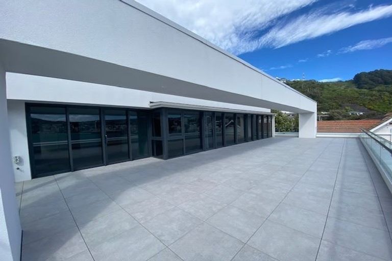 Photo of property in 5/308 Oriental Parade, Oriental Bay, Wellington, 6011