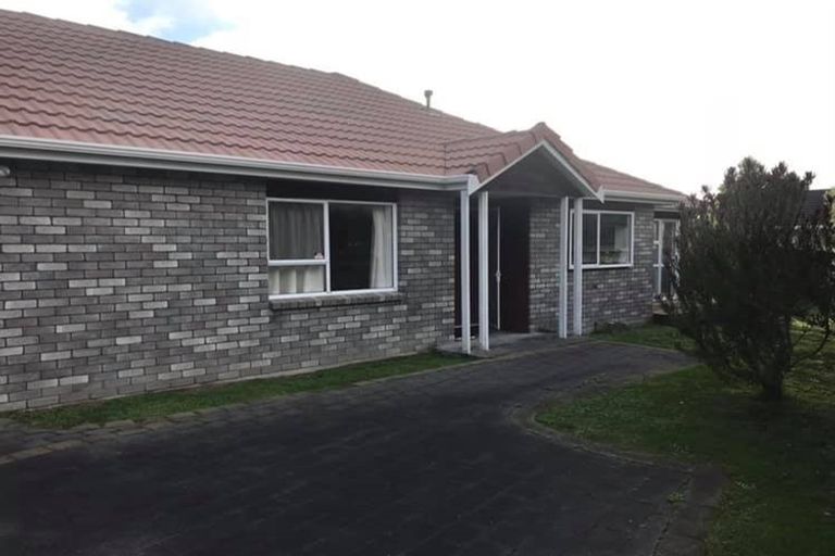 Photo of property in 16a Awanui Drive, Waikanae, 5036
