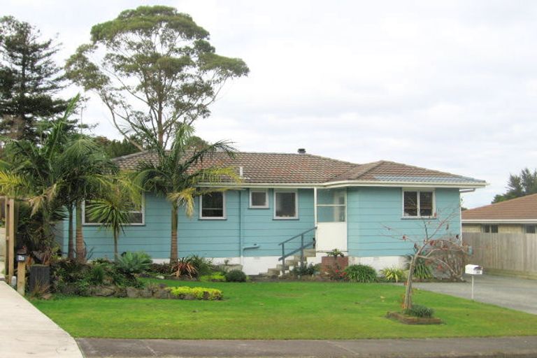 Photo of property in 11 Shale Avenue, Massey, Auckland, 0614