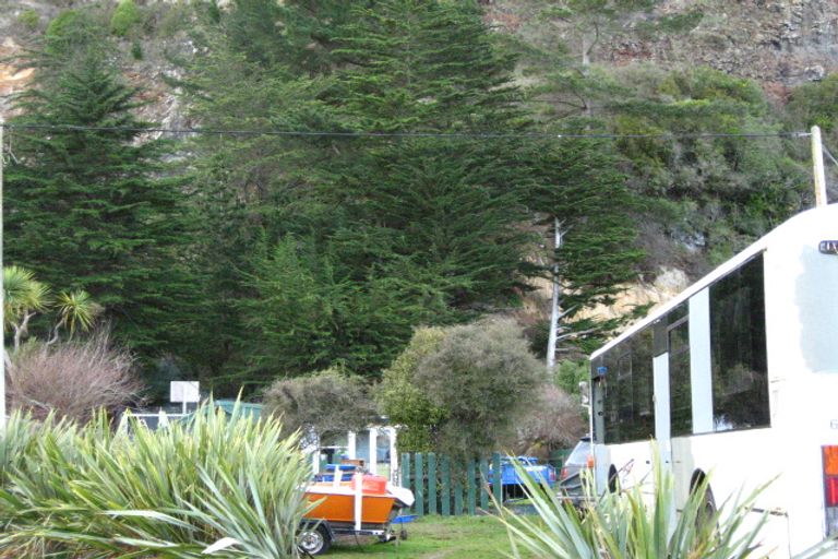 Photo of property in 2 Beach Road, Long Beach, Port Chalmers, 9081