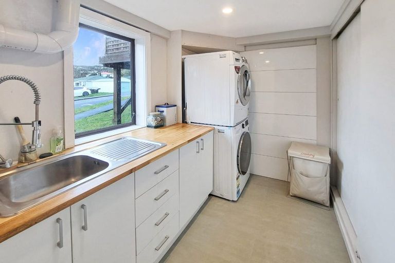 Photo of property in 14 Montgomery Avenue, Karori, Wellington, 6012