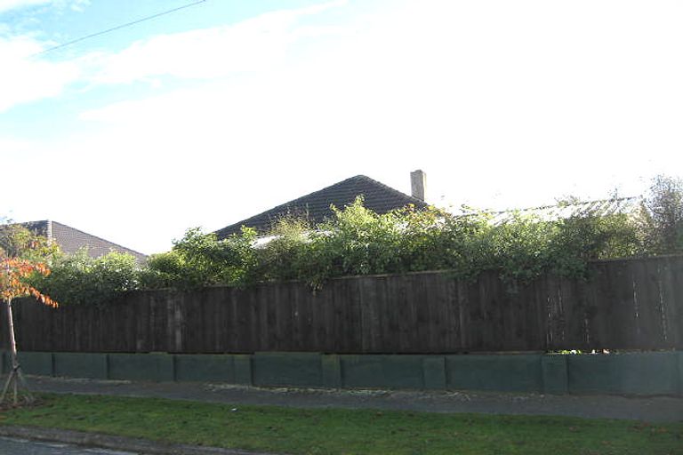Photo of property in 5 Newall Avenue, Bryndwr, Christchurch, 8052