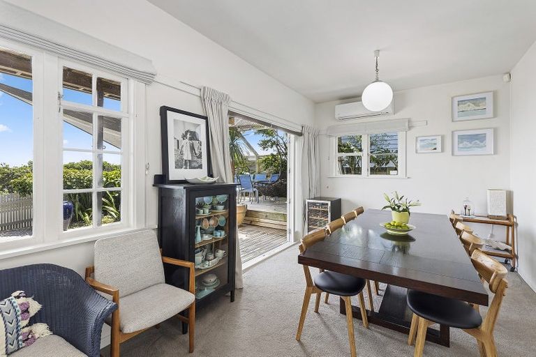 Photo of property in 58 Motuhara Road, Plimmerton, Porirua, 5026