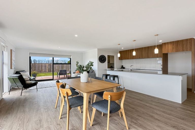 Photo of property in 38 Taurangawaka Road, One Tree Point, 0118