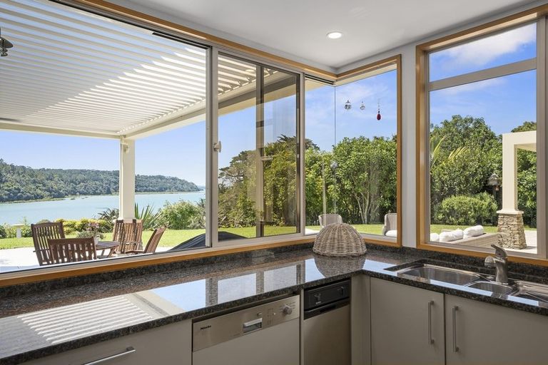 Photo of property in 109 Warman Road, Okura, Auckland, 0792