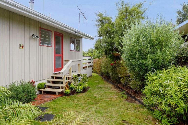 Photo of property in 7b Isobel Street, Acacia Bay, Taupo, 3330