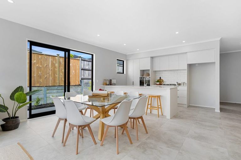 Photo of property in 21 Cambie Avenue, Red Beach, 0932