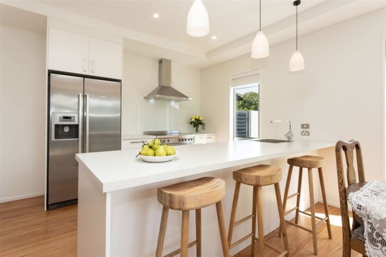 Photo of property in 14 Garreg Road, Fendalton, Christchurch, 8052