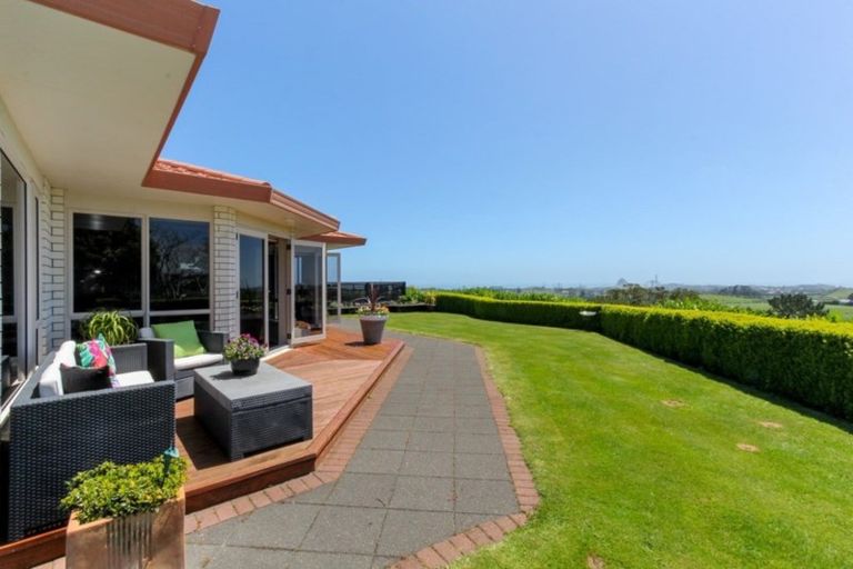 Photo of property in 171 Sealy Road, Omata, New Plymouth, 4374