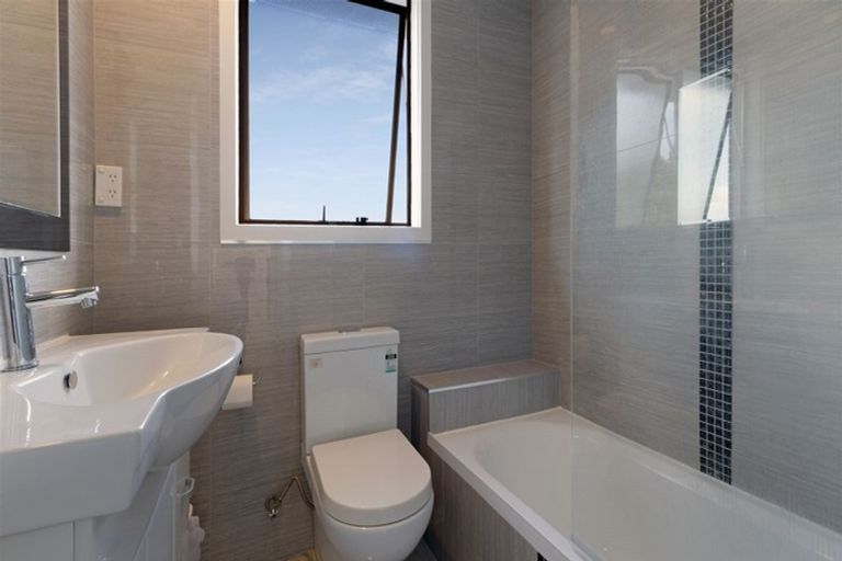 Photo of property in 20 Tanoa Place, Glendene, Auckland, 0602