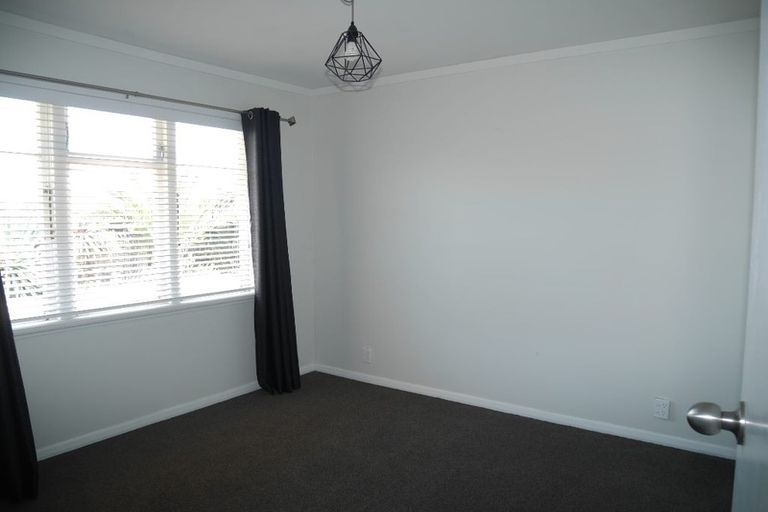 Photo of property in 1 Toru Road, Paraparaumu Beach, Paraparaumu, 5032