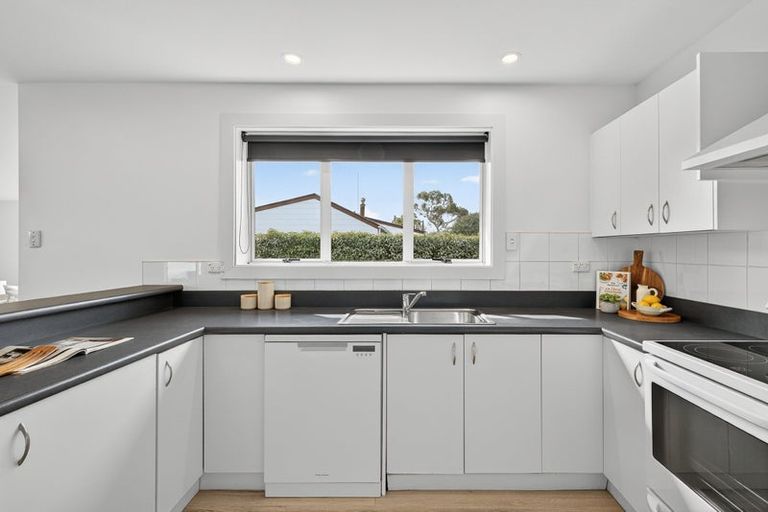 Photo of property in 40 Harrowdale Drive, Avonhead, Christchurch, 8042