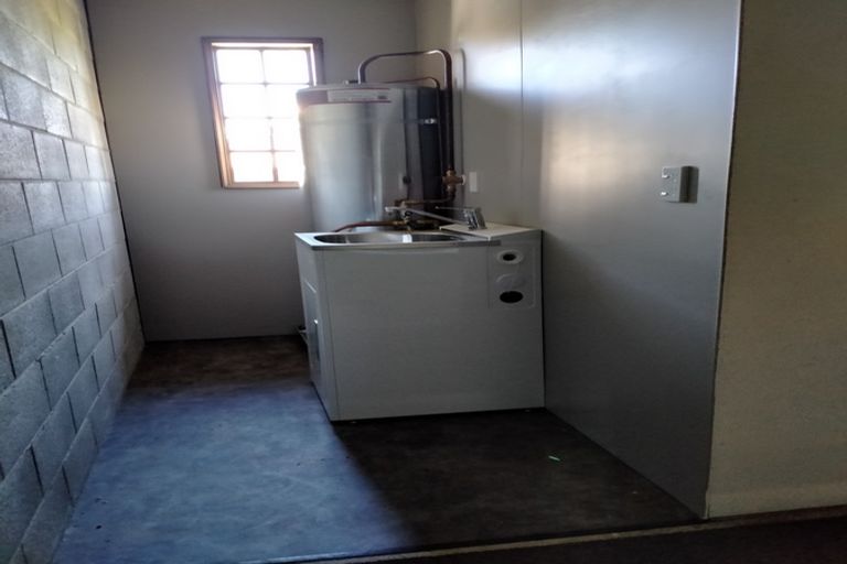 Photo of property in 12 Ashworth Street, Alexandra, 9320