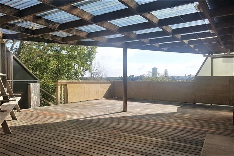 Photo of property in 292 Hurstmere Road, Takapuna, Auckland, 0622