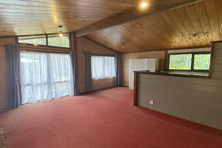 Photo of property in 23 Ambury Place, Merrilands, New Plymouth, 4312