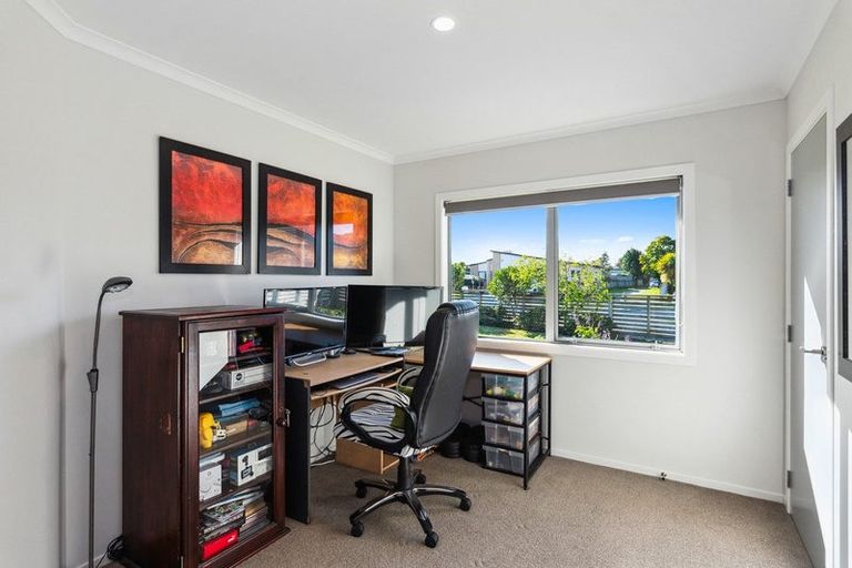 Photo of property in 10 Gallipoli Place, Paraparaumu, 5032