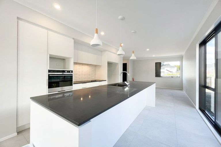 Photo of property in 48 Cambie Avenue, Red Beach, 0932