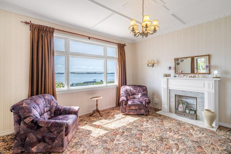 Photo of property in 2 Castle Street, Riverton/aparima, Riverton, 9822