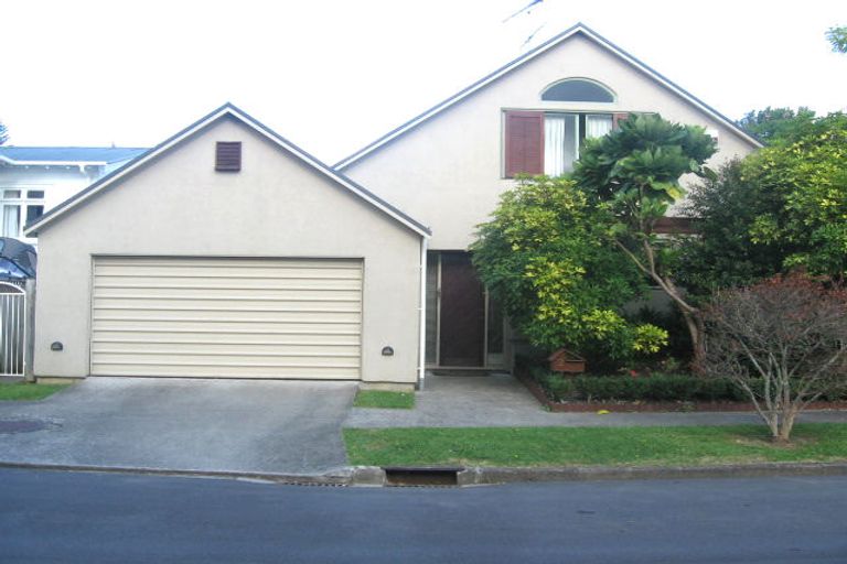 Property details for 2 Bryant Place, Glendowie, Auckland, 1071