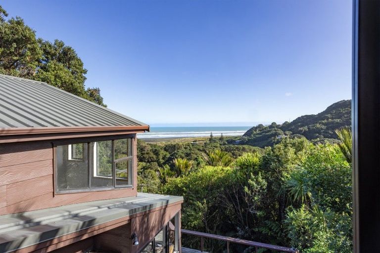 Photo of property in 101b Garden Road, Piha, New Lynn, 0772