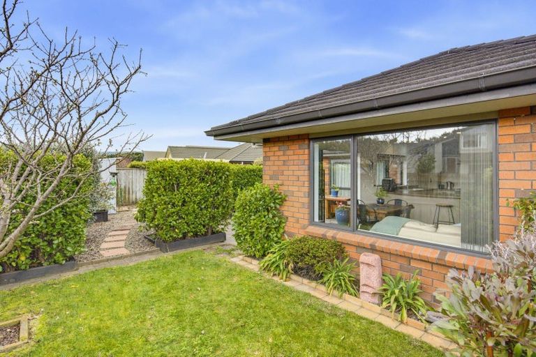 Photo of property in 20 Gandalf Crescent, Paraparaumu, 5032