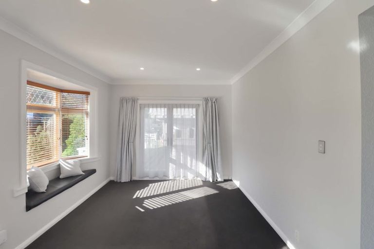 Photo of property in 55 Hungerford Road, Houghton Bay, Wellington, 6023