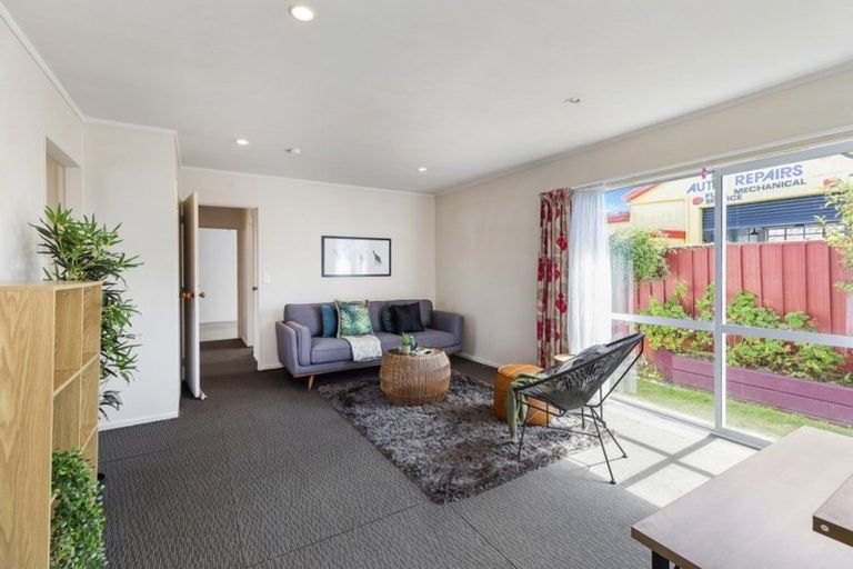 Photo of property in 3/61 Main Road, Titahi Bay, Porirua, 5022