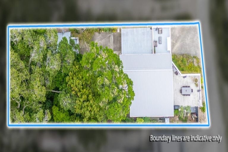 Photo of property in 120 Kawakawa Bay Coast Road, Kawakawa Bay, Papakura, 2585