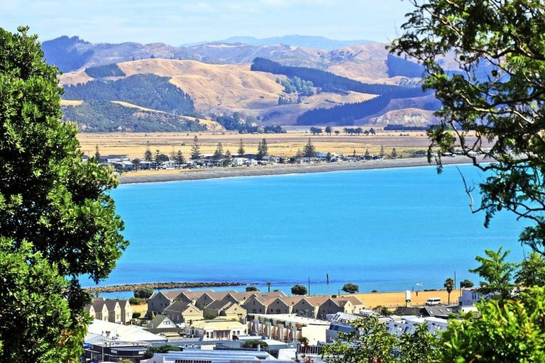 Photo of property in 6 Coleman Terrace, Hospital Hill, Napier, 4110