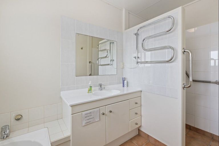 Photo of property in 15f Puriri Avenue, Orewa, 0931