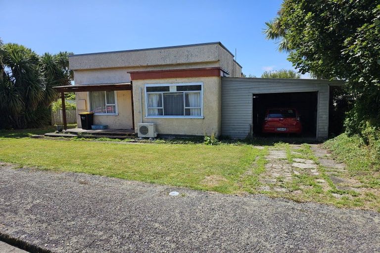 Photo of property in 6 The Esplanade, Westport, 7825