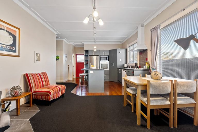 Photo of property in 52 Dixon Avenue, Hawera, 4610