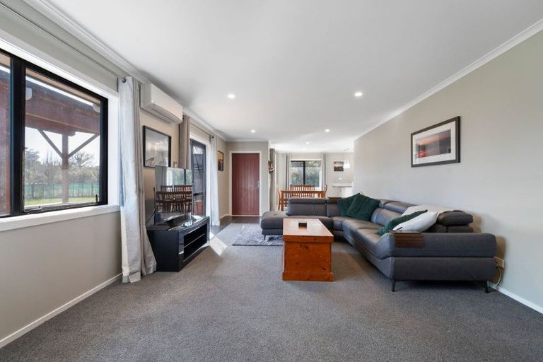 Photo of property in 841 Makerua Road, Tokomaru, Palmerston North, 4474