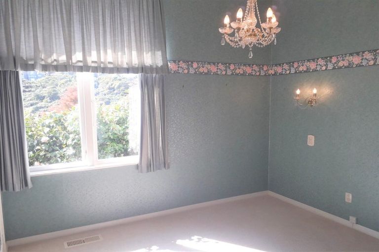 Photo of property in 32 City View Grove, Harbour View, Lower Hutt, 5010