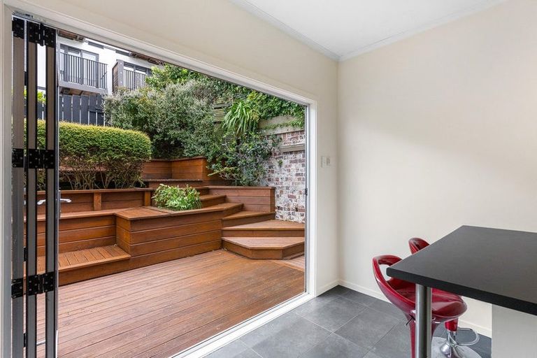 Photo of property in 26 Owen Street, Newtown, Wellington, 6021
