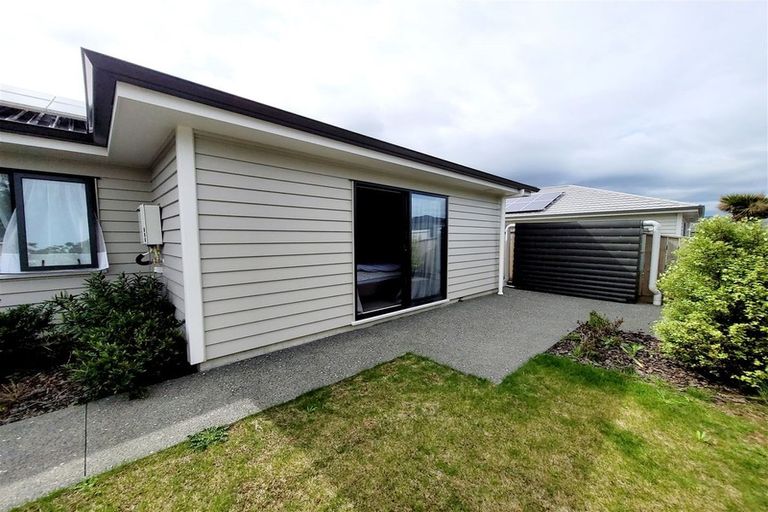 Photo of property in 9 Henrietta Maxwell Grove, Wainuiomata, Lower Hutt, 5014