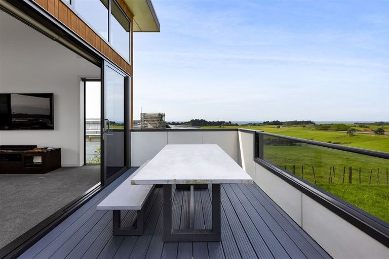 Photo of property in 16a Links Drive, Waiwhakaiho, New Plymouth, 4312