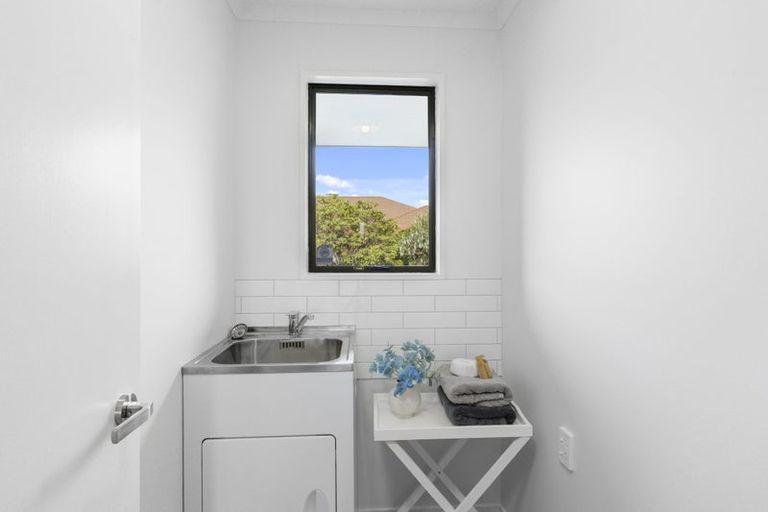 Photo of property in 1/18 Sheraton Place, Redwood, Christchurch, 8051