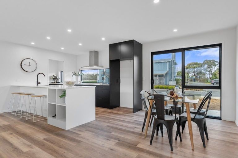 Photo of property in 1 Kakariki Crescent, Carterton, 5713