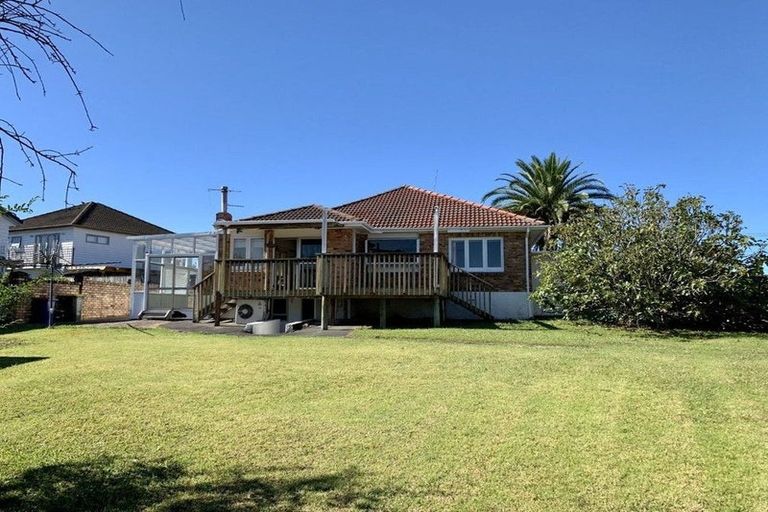 Photo of property in 86 Mcleod Road, Te Atatu South, Auckland, 0610