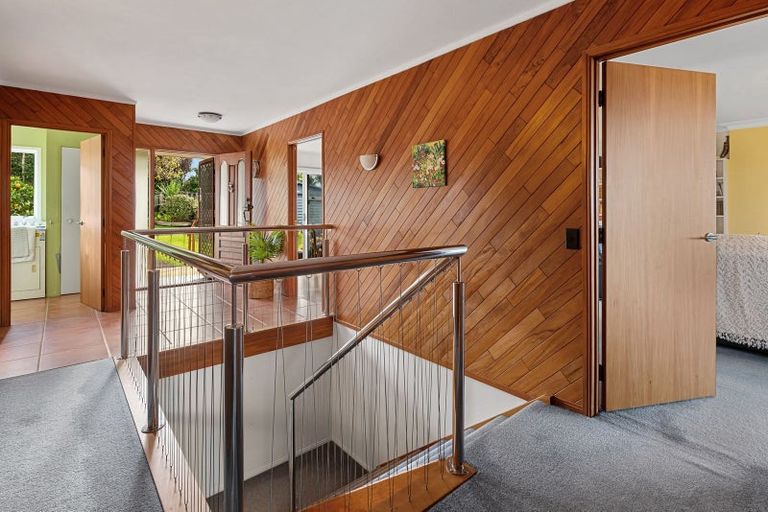 Photo of property in 98 Hebron Road, Waiake, Auckland, 0630