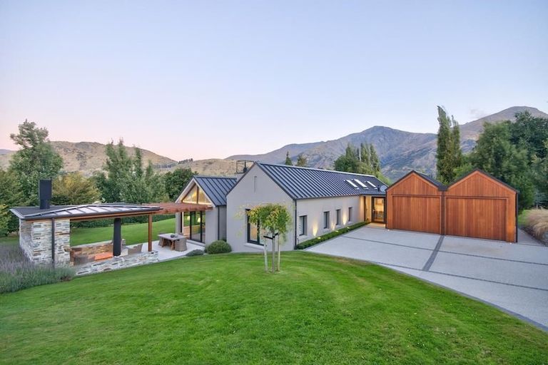 Photo of property in 8 Marshall Avenue, Lake Hayes, Queenstown, 9371