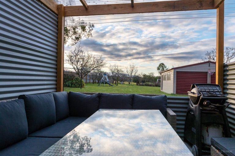 Photo of property in 58 Timaru Road, Waimate, 7924