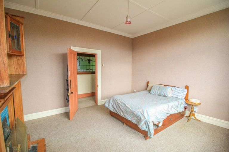 Photo of property in 236 Marine Parade, Bluff, 9814