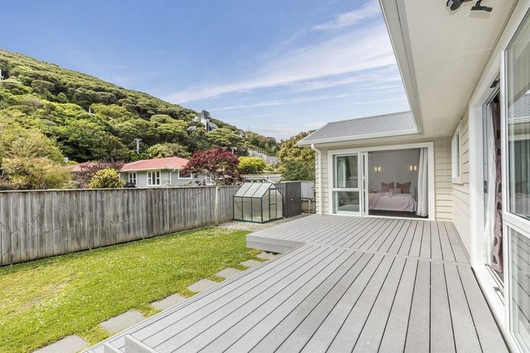 Photo of property in 60 Airlie Road, Plimmerton, Porirua, 5026