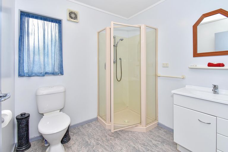 Photo of property in 1/12 Zurich Place, Weymouth, Auckland, 2103