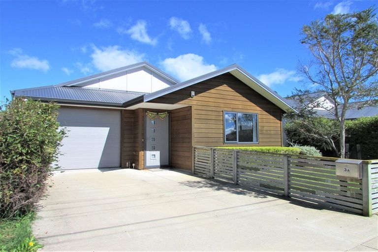 Photo of property in 3a Oxford Crescent, Ebdentown, Upper Hutt, 5018