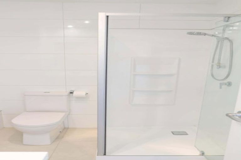 Photo of property in 12b Titoki Street, Te Atatu Peninsula, Auckland, 0610